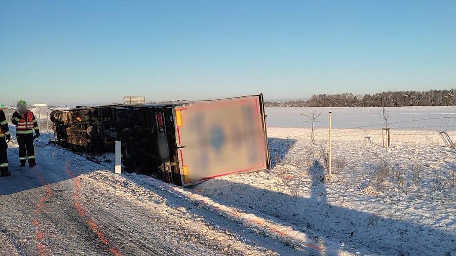 Dálnici D7 na Lounsku uzavřely nehody